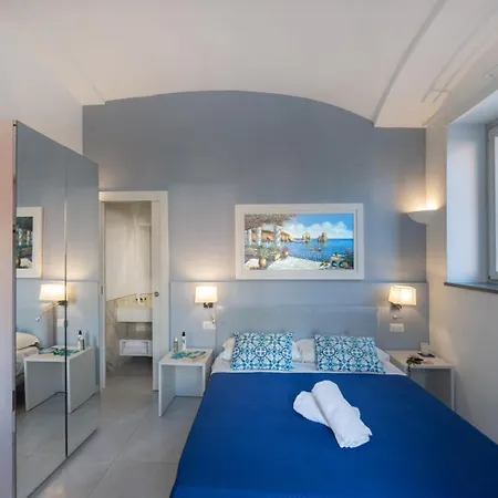 Pensión Emanuel White 3*